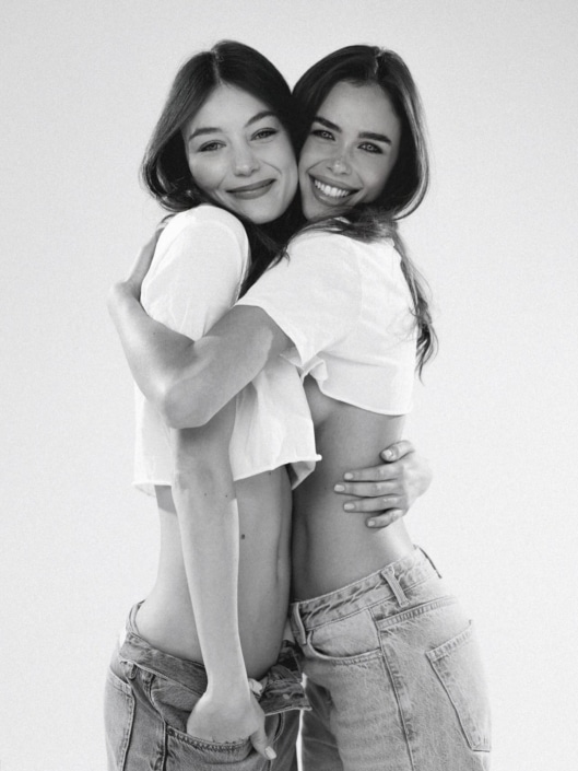 Agenzia Modelle Brescia &bull; ALESSIA AC &bull; Fotomodella Influencer, WOMEN, Fotomodella Legs / Hand, Fotomodella Di Colore, Fotomodella Over 30