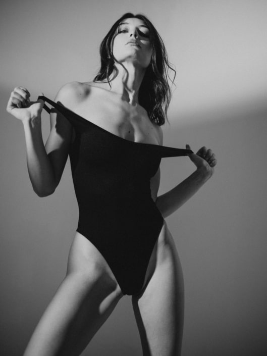 Agenzia Modelle Brescia &bull; ALESSIA AC &bull; Fotomodella Influencer, WOMEN, Fotomodella Legs / Hand, Fotomodella Di Colore, Fotomodella Over 30