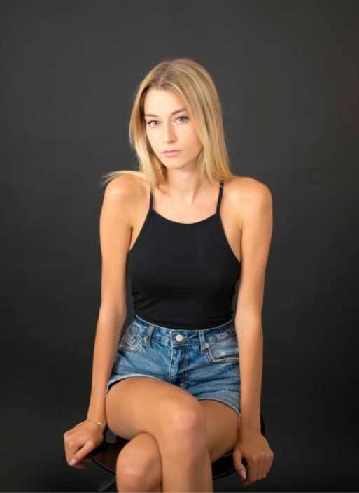 Agenzia Modelle Brescia • ENRICA R • WOMEN, Fotomodella Legs / Hand, Fotomodella Over 20